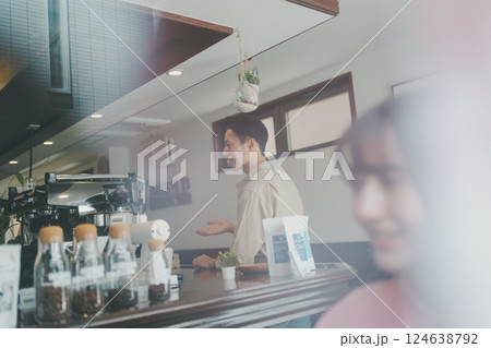coffee shop 124638792