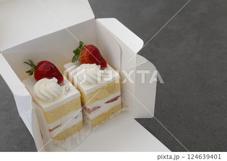 いちごのショートケーキ 124639401