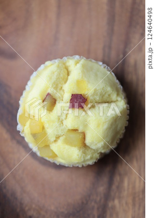 サツマイモのフワフワ蒸しパン 124640498
