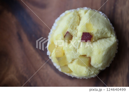 サツマイモのフワフワ蒸しパン サツマイモのフワフワ蒸しパン 124640499