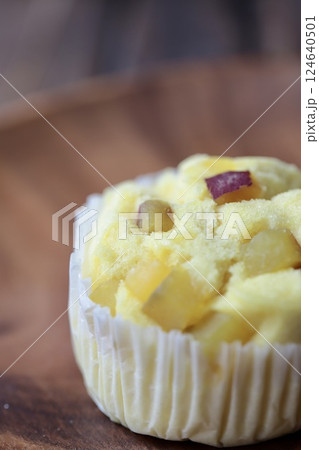 サツマイモのフワフワ蒸しパン サツマイモのフワフワ蒸しパン 124640501