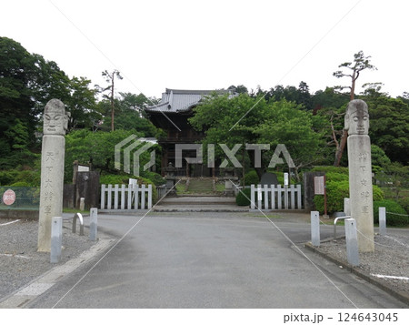 日高市の聖天院（将軍標・山門） 124643045