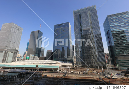 キッテテラスから見る東京駅と東京ミッドタウン八重洲 124646897
