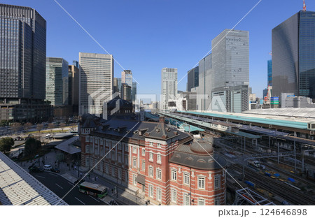 東京駅丸の内駅舎と駅前広場、東京ミッドタウン八重洲 東京駅丸の内駅舎と駅前広場、東京ミッドタウン八重洲 124646898