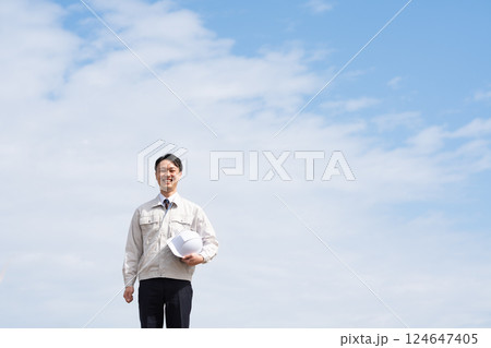 作業服の男性 124647405