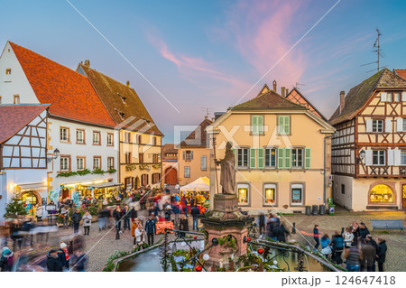 Eguisheim old town city skyline, cityscape of France. in winter 124647418