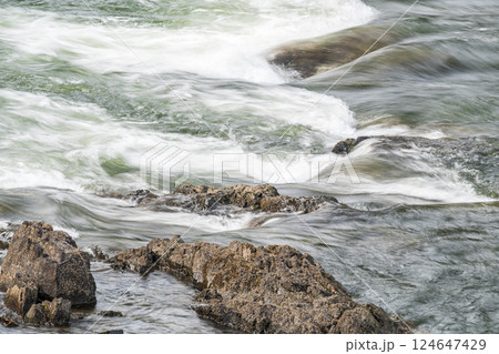 宇治川の急流　京都府宇治市 124647429