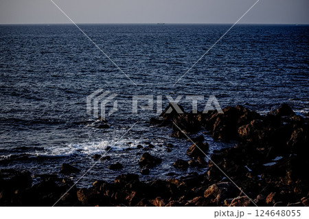＜五島の風景＞荒天の鐙瀬溶岩海岸 124648055