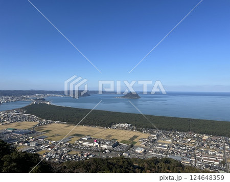 高台から見た海岸 124648359