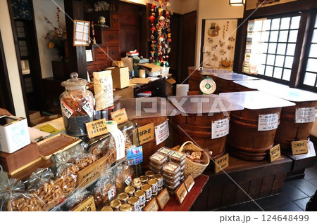 老舗の信州味噌店（長野県小諸市本町1丁目） 124648499