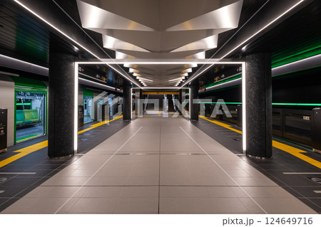 大阪メトロ 夢洲駅のホーム 大阪メトロ 夢洲駅のホーム 124649716