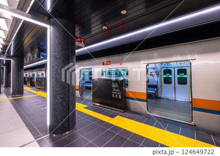 大阪メトロ 夢洲駅のホーム 124649722