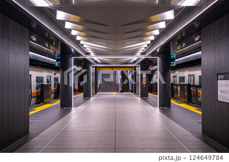 大阪メトロ 夢洲駅のホーム 124649784