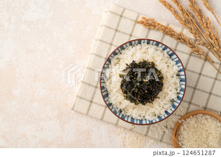 ごはん イネ 米 124651287