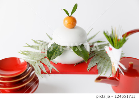 鏡餅と屠蘇器 鏡餅と屠蘇器 124651713