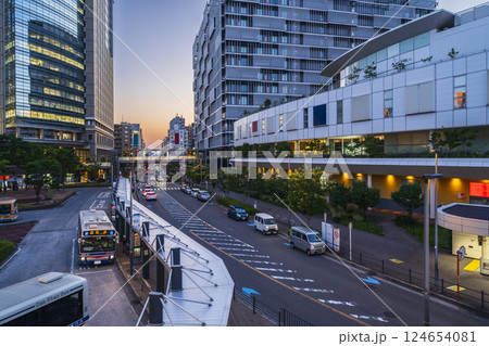 JR川崎駅・西口の都市夜景【神奈川県・川崎市】 124654081