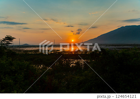Sunrise. 124654121