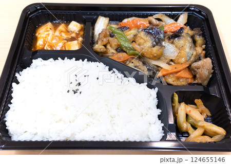 おいしい中華料理、茄子肉炒め弁当 124655146
