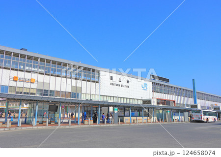 岡山県岡山市、JR岡山駅の風景 岡山県岡山市、JR岡山駅の風景 124658074