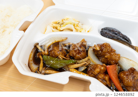 おいしい中華料理、黒酢酢豚 124658892