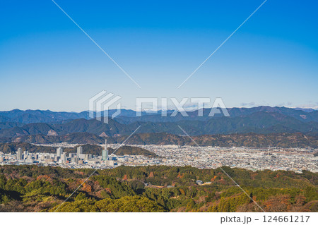 静岡市にある冬の晴れた日の朝の日本平の風景(静岡県) 124661217