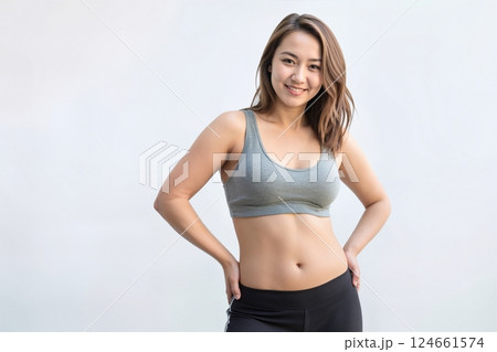 スポーティーな若い女性 124661574
