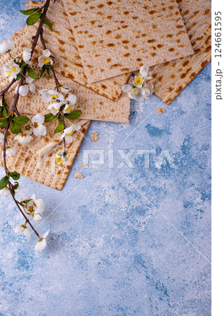 Traditional Jewish bread matzo for Passover 124661595