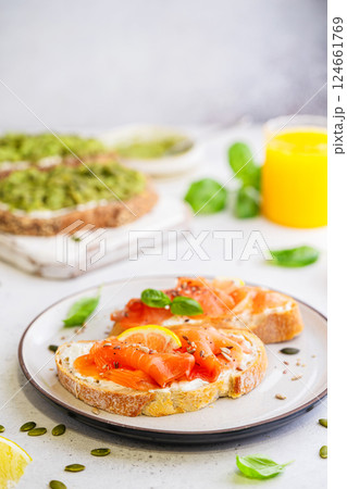 Sandwich with cream cheese and salmon 124661769