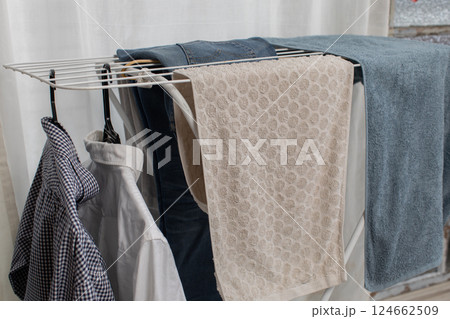 部屋干しされた洗濯物 部屋干しされた洗濯物 124662509