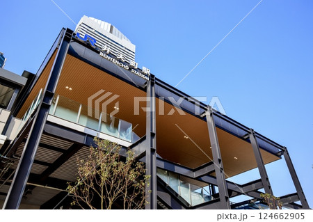 大阪環状線、弁天町駅の新駅舎外観 124662905