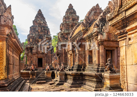 Inner yard of Banteay Srei khmer hindu temple with statues guarding the entrance to the tomb, Angkor Archaeological Park, Siem Reap, Cambodia 124663033