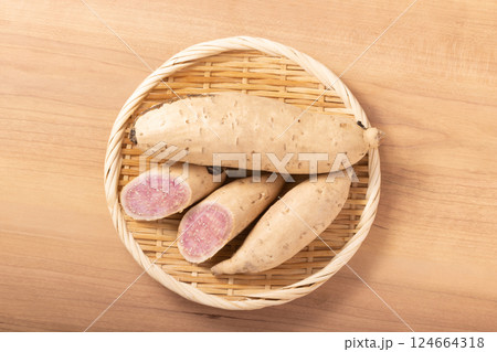 ［茨城県産］むらさき芋　さつまいも（無農薬） 124664318