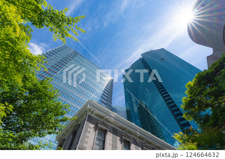 【都市風景】初夏の東京・新橋付近のビル群【東京都】 【都市風景】初夏の東京・新橋付近のビル群【東京都】 124664632