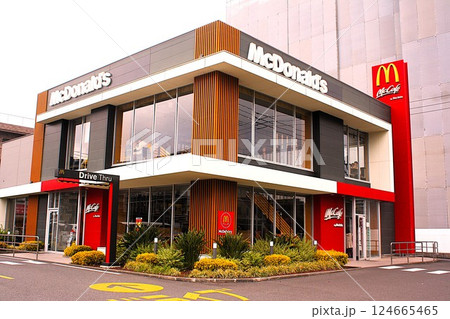 ドライブスルーの店マクドナルド 124665465