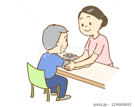 血圧測定をする看護師 血圧測定をする看護師 124668692