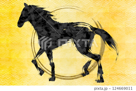 2026年午年の年賀状素材、歩く馬と金色の和風背景 124669011