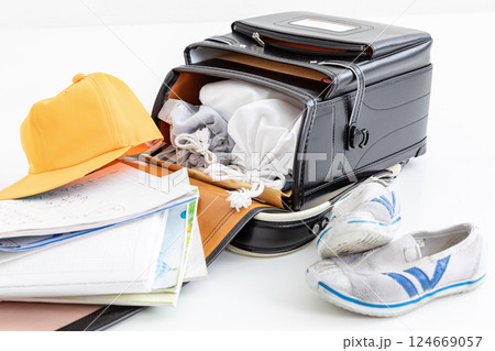 小学生の荷物 小学生の荷物 124669057