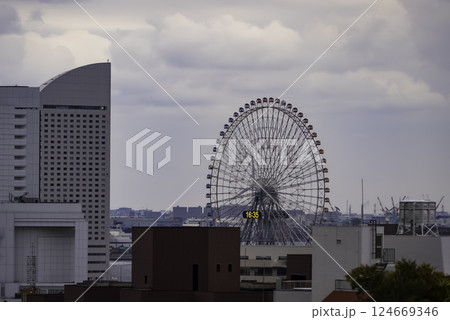 観覧車のある風景 124669346