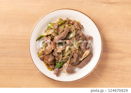 牛タンねぎ塩炒め 124670829