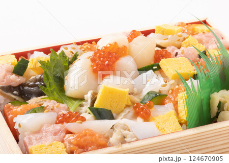海鮮ちらし寿司 124670905