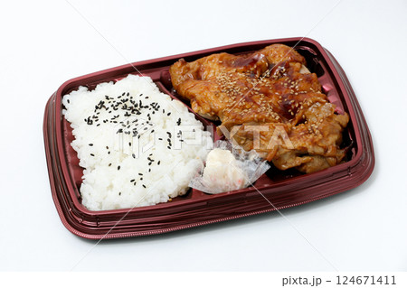 弁当、お弁当、コンビニ、スーパー、お米、ご飯、肉、プラスチック容器、昼食、ごはん、白米、ランチ 124671411