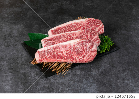 黒毛和牛のサーロインステーキ 124671658