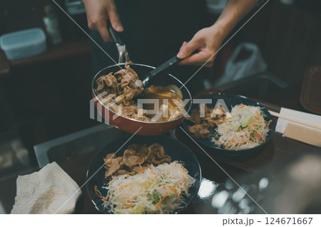 coffee shop 124671667