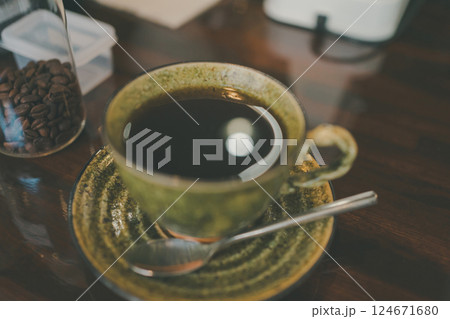 coffee shop 124671680