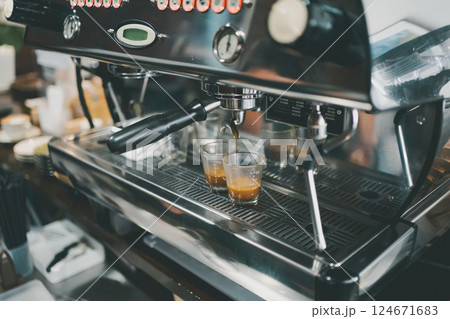 coffee shop coffee shop 124671683