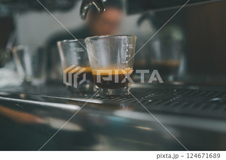 coffee shop 124671689