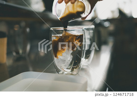 coffee shop coffee shop 124671718