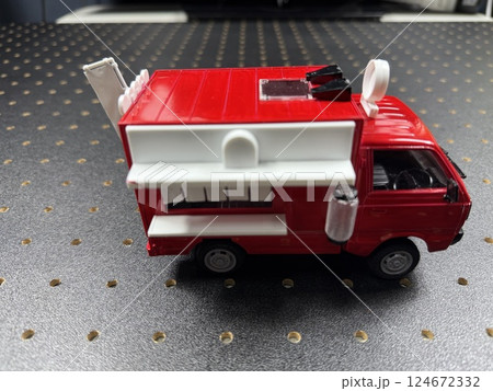 プラモデルの移動販売車 プラモデルの移動販売車 124672332