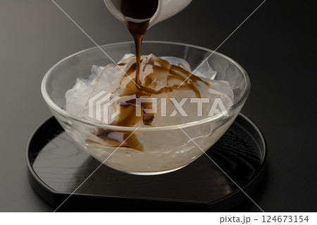 くずきり　夏の冷たいデザート 124673154