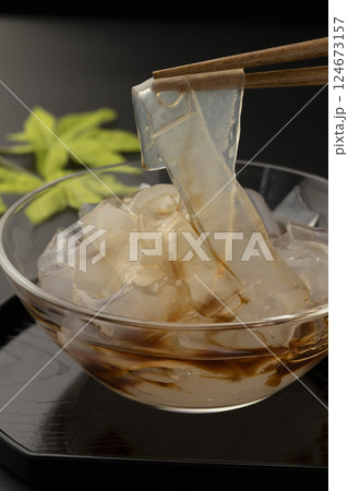 くずきり　夏の冷たいデザート 124673157